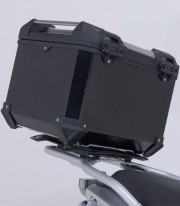 Maleta Superior con Soporte TRAX ADV Negra 38 L CFMOTO 800MT (21), 700MT (24) SW-MOTECH GPT.10.032.70001/B GPT.10.032.70001/B