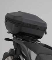 Maleta Superior con Soporte URBAN ABS Negro 16-29 L Triumph Tiger 900 (19-23), Tiger 1200 (22), Tiger 850 Sport (21) SW-MOTEC...