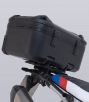 Maleta Superior con Soporte DUSC XL Negro 55 L Aprilia Tuareg 660 (21-24) SW-MOTECH GPT.13.849.66000/B GPT.13.849.66000/B