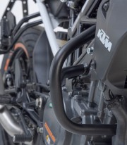 Defensas de Motor SW-MOTECH KTM 390 Duke (21-23) en Negro SBL.04.539.10002/B