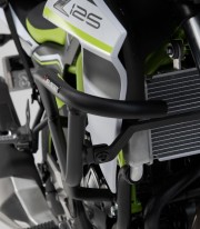 Defensas de Motor SW-MOTECH Kawasaki Z125 (18-20) en Negro SBL.08.920.10001/B