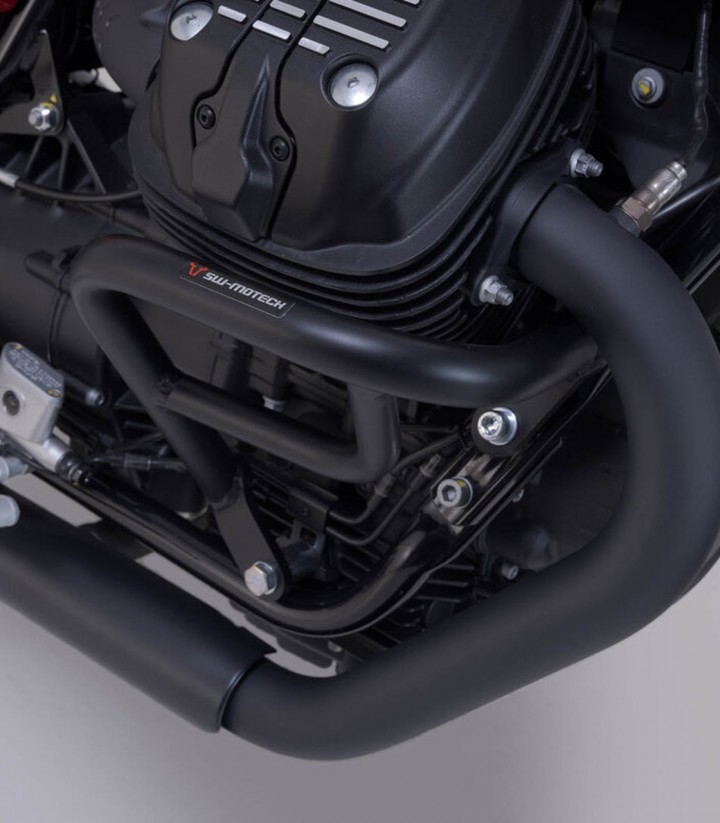 Defensas de Motor SW-MOTECH Moto Guzzi V7 (10-25), V9 (15-21) en Negro SBL.17.847.10000/B