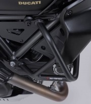 Defensas de Motor SW-MOTECH Ducati Scrambler (23-24) en Negro SBL.22.088.10001/B