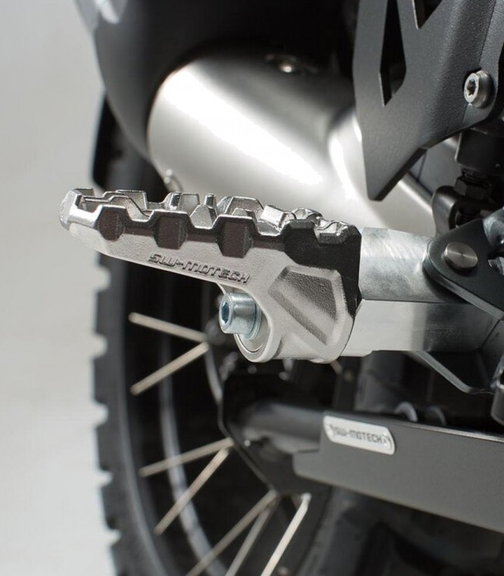 Fußrasten EVO mit Adaptern SW-MOTECH für several Honda, KTM and Suzuki models FRS.01.112.10303