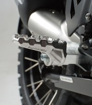 SW-MOTECH EVO Footpegs with Adapters for Varios modelos de Honda, Triumph, BMW, Moto Guzzi y VOGE FRS.01.112.10401