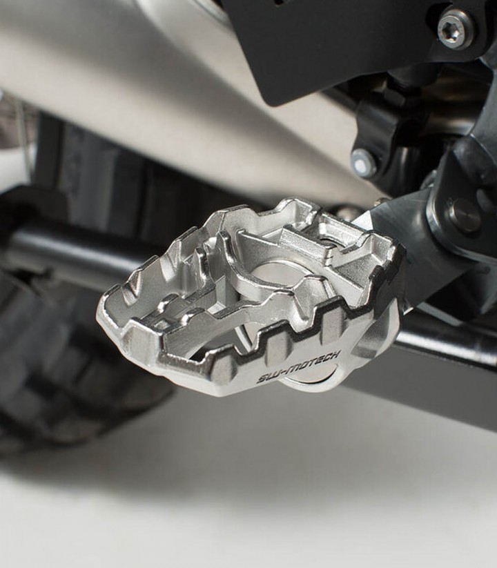 Reposapiés EVO con Adaptadores SW-MOTECH para Honda NT1100 (21-24), XL750 Transalp (22-24) FRS.01.112.10500