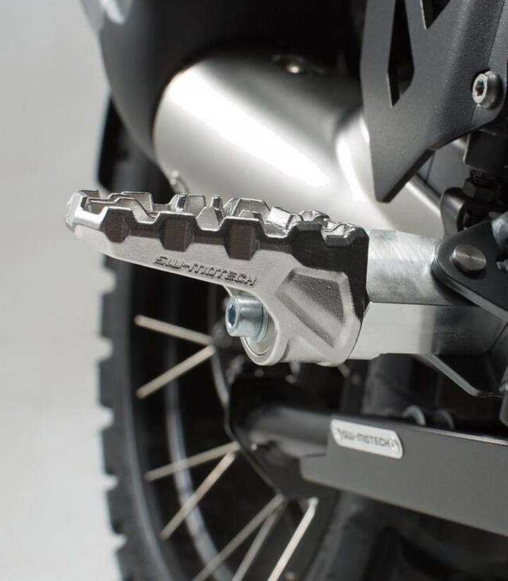 Fußrasten EVO mit Adaptern SW-MOTECH für Honda NT1100A/D (21,24), NT1100DE (24), XL750 Transalp/E-Clutch (22-25) FRS.01.112.1050