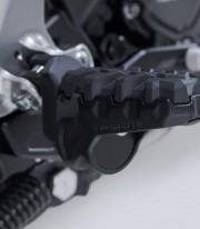 SW-MOTECH EVO Footpegs with Adapters for Yamaha Tracer 9 (24) FRS.06.112.10400/B
