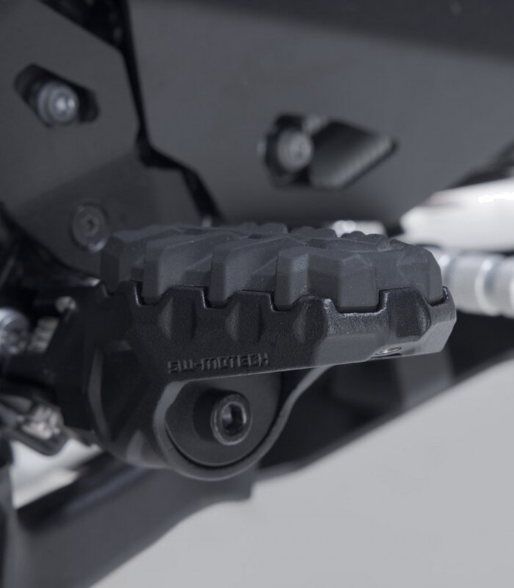 Reposapiés EVO con Adaptadores SW-MOTECH para BMW R1200GS (12-18), R1250GS (18-24), R1300GS (23-25) FRS.07.112.10302/B
