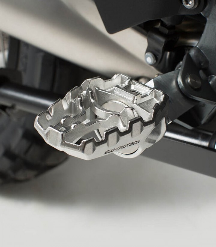 Reposapiés EVO con Adaptadores SW-MOTECH para BMW R1300GS Adventure (24) FRS.07.112.11001