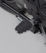 SW-MOTECH EVO Footpegs with Adapters for Kawasaki Versys 1000 (11-18), Versys 650 (14-22), Versys-X300 (16), Z650RS (21-23), Z90