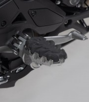 SW-MOTECH EVO Footpegs with Adapters for Kawasaki Versys 1000 (11-18), Versys 650 (14-22), Versys-X300 (16), Z650RS (21-23), Z90
