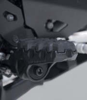 Reposapiés EVO con Adaptadores SW-MOTECH para Kawasaki Versys 1000 (11-18), Versys 650 (14-22), Versys-X300 (16), Z650RS (21-23)