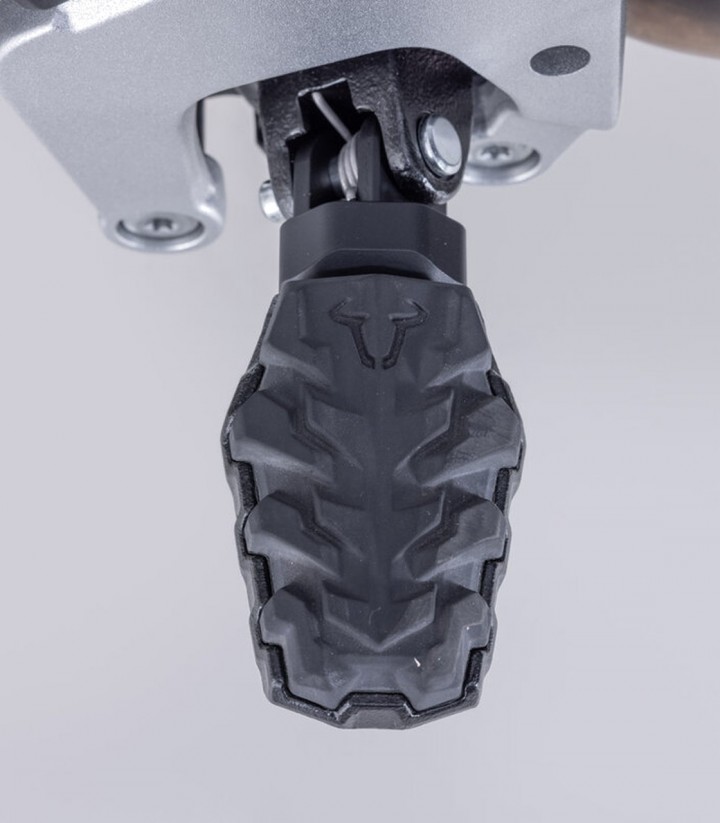 Fußrasten EVO mit Adaptern SW-MOTECH für CFMOTO 1000MT-X (25), 800MT-X (24) FRS.10.112.10000/B