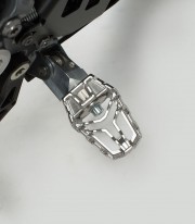 SW-MOTECH EVO Footpegs with Adapters for Varios modelos de BMW y Triumph FRS.11.112.10001