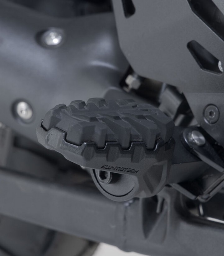 Reposapiés EVO con Adaptadores SW-MOTECH para Varios modelos de BMW y Triumph FRS.11.112.10001/B