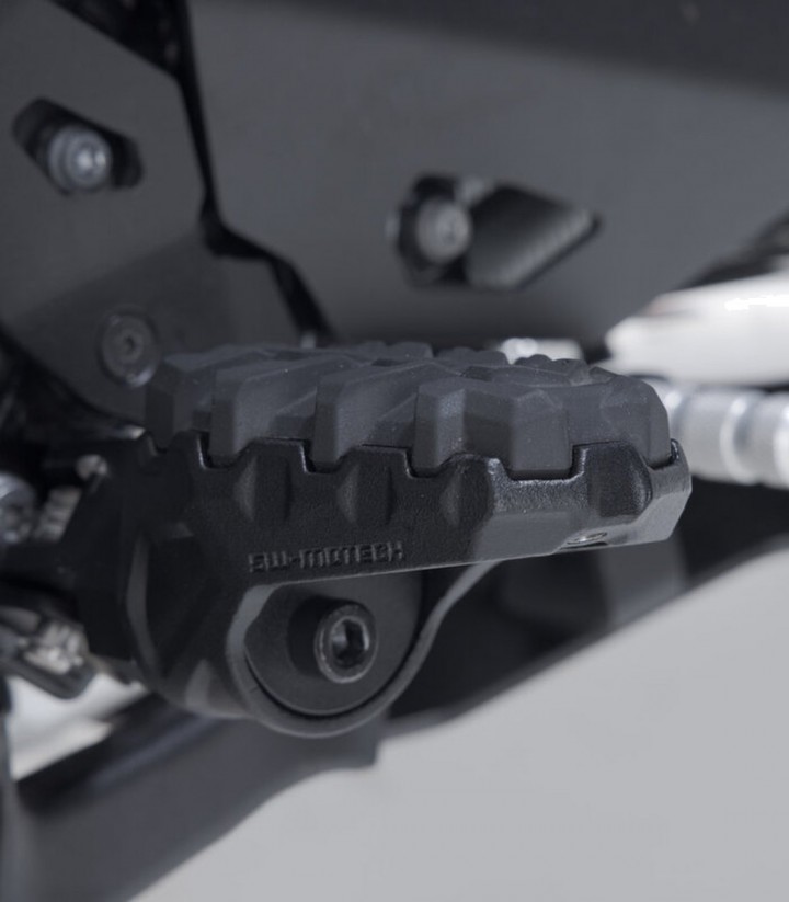 Fußrasten EVO mit Adaptern SW-MOTECH für several Triumph models FRS.11.112.10103/B