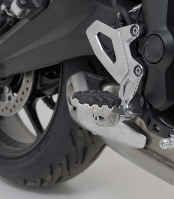 SW-MOTECH EVO Footpegs with Adapters for Triumph Tiger Sport 660 (21-24), Yamaha Tracer 7 (21-25), Tracer 700 (16-20) FRS.11.112