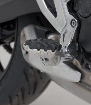 SW-MOTECH EVO Footpegs with Adapters for Triumph Tiger Sport 660 (21-24), Yamaha Tracer 700 / 7 (16-25) FRS.11.112.10500