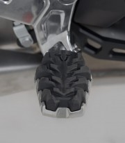 SW-MOTECH EVO Footpegs with Adapters for Triumph Tiger Sport 660 (21-24), Yamaha Tracer 700 / 7 (16-25) FRS.11.112.10500