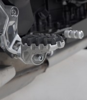 SW-MOTECH EVO Footpegs with Adapters for Triumph Tiger Sport 660 (21-24), Yamaha Tracer 700 / 7 (16-25) FRS.11.112.10500