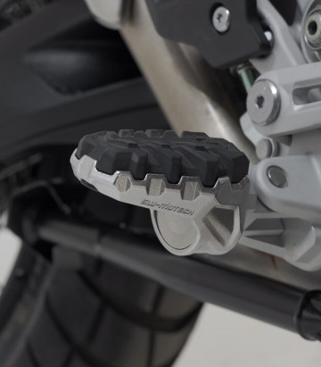 SW-MOTECH EVO Footpegs with Adapters for Triumph Tiger 1200 GT/GT Explorer/GT Pro/Rally Explorer/Rally Pro (22) FRS.11.112.10600