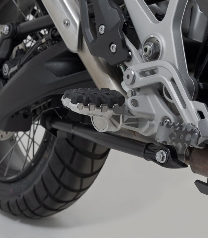 Reposapiés EVO con Adaptadores SW-MOTECH para Triumph Tiger 1200 (22) FRS.11.112.10600