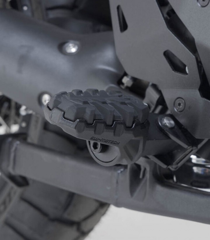 Fußrasten EVO mit Adaptern SW-MOTECH für Triumph Tiger 1200 GT, Rally Explorer/Pro (22) FRS.11.112.10600/B