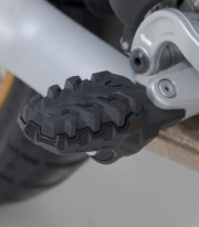 Reposapiés EVO con Adaptadores SW-MOTECH para Aprilia Tuareg 660 (24) FRS.13.112.10300/B