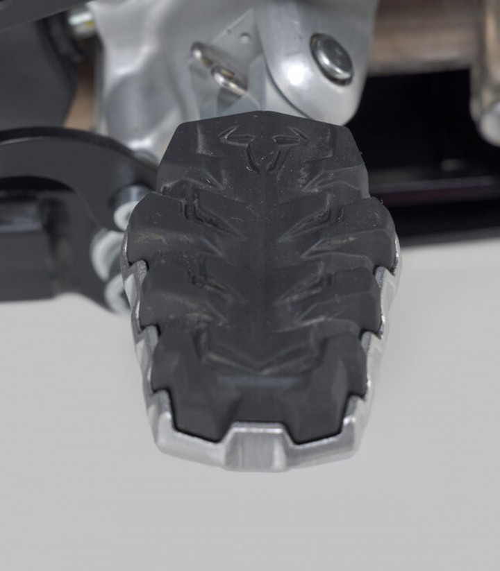 Reposapiés EVO con Adaptadores SW-MOTECH para Ducati Multistrada V2 (21-24), Multistrada V4 (20-24), DesertX (22-23) FRS.22.112.
