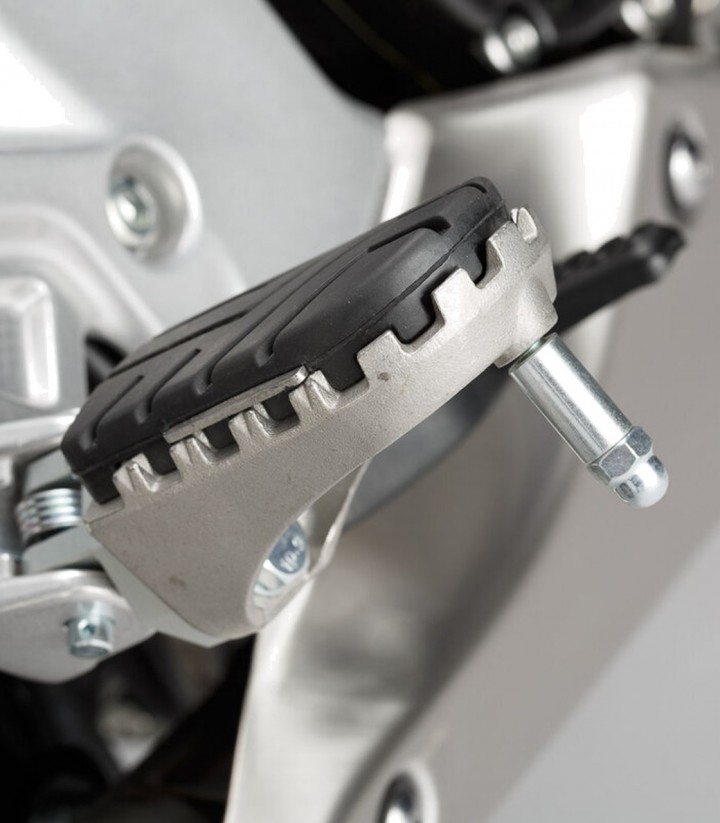 Reposapiés ION con Adaptadores SW-MOTECH para Varios modelos de Honda, Triumph, BMW, Moto Guzzi y VOGE FRS.01.011.10401/S