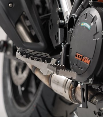 SW-MOTECH ION Footpegs with Adapters for several Husqvarna and KTM models FRS.04.011.10101/S