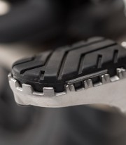 SW-MOTECH ION Footpegs with Adapters for Varios modelos de KTM y Husqvarna FRS.04.011.10101/S