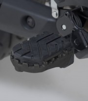 Reposapiés ION con Adaptadores SW-MOTECH para Suzuki V-Strom 800 / DE (22) FRS.05.011.10200/B