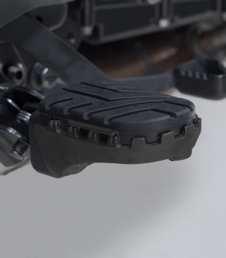 Reposapiés ION con Adaptadores SW-MOTECH para Suzuki V-Strom 800 / DE (22) FRS.05.011.10200/B
