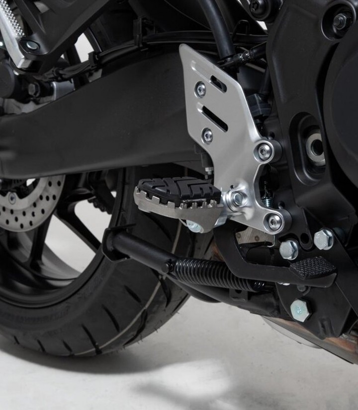 Reposapiés ION con Adaptadores SW-MOTECH para Yamaha Tracer 9 (20-24) FRS.06.011.10300/S