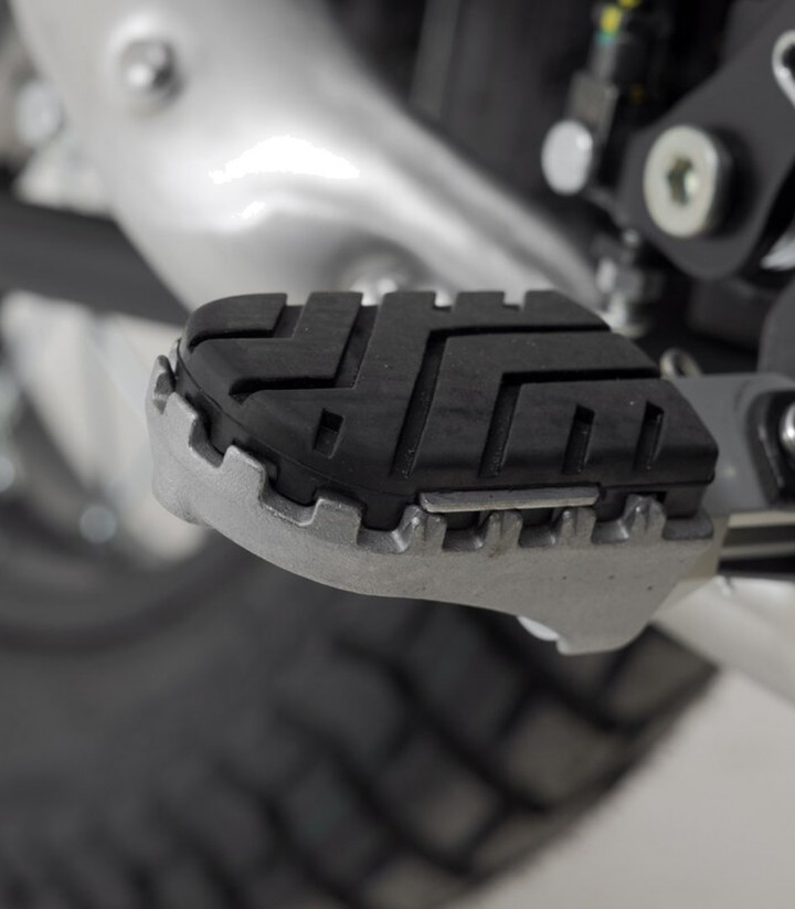 Reposapiés ION con Adaptadores SW-MOTECH para Varios modelos de BMW y Royal Enfield FRS.07.011.10602/S