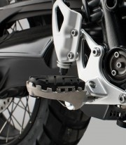 SW-MOTECH ION Footpegs with Adapters for BMW R nineT Urban G/S / Scrambler (16-20) FRS.07.011.10800/S