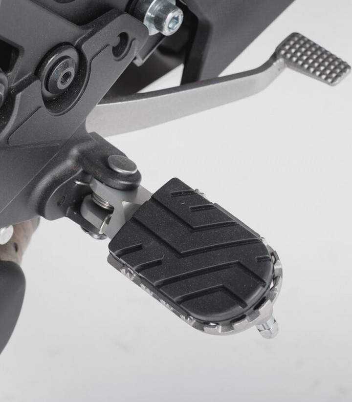 Reposapiés ION con Adaptadores SW-MOTECH para Varios modelos de Kawasaki FRS.08.011.10102/S