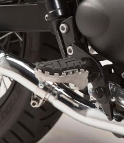 SW-MOTECH ION Footpegs with Adapters for Triumph Bonneville / T100 (04-16), Scrambler (05-16) FRS.11.011.10201/S