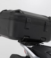 Maleta Superior con Soporte DUSC Negro 55 L Moto-Guzzi V85 TT (24) SW-MOTECH GPT.17.632.66000/B