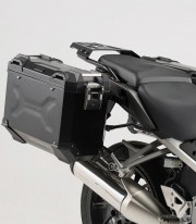 Maletas Laterales con Soporte TRAX ADV Negras 37 L Honda VFR800X Crossrunner (15-16) SW-MOTECH KFT.01.548.70000/B KFT.01.548....