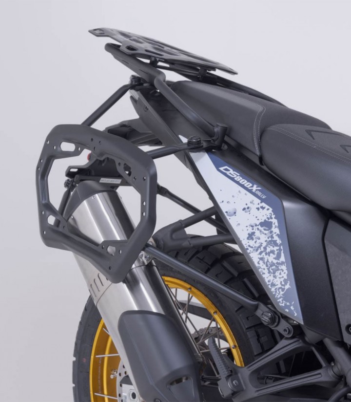 Seitenkoffer mit Träger TRAX ADV Silber 45/37 L VOGE DS800X Rally (25) SW-MOTECH KFT.02.072.70000/S