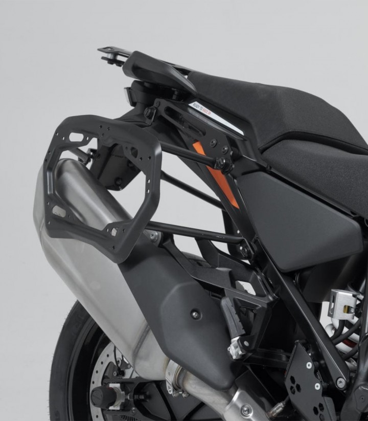 Seitenkoffer mit Träger TRAX ADV Silber 45/37 L KTM 1290 Super Adventure (21), 1390 Super Adventure R/S (24) SW-MOTECH KFT.04.83
