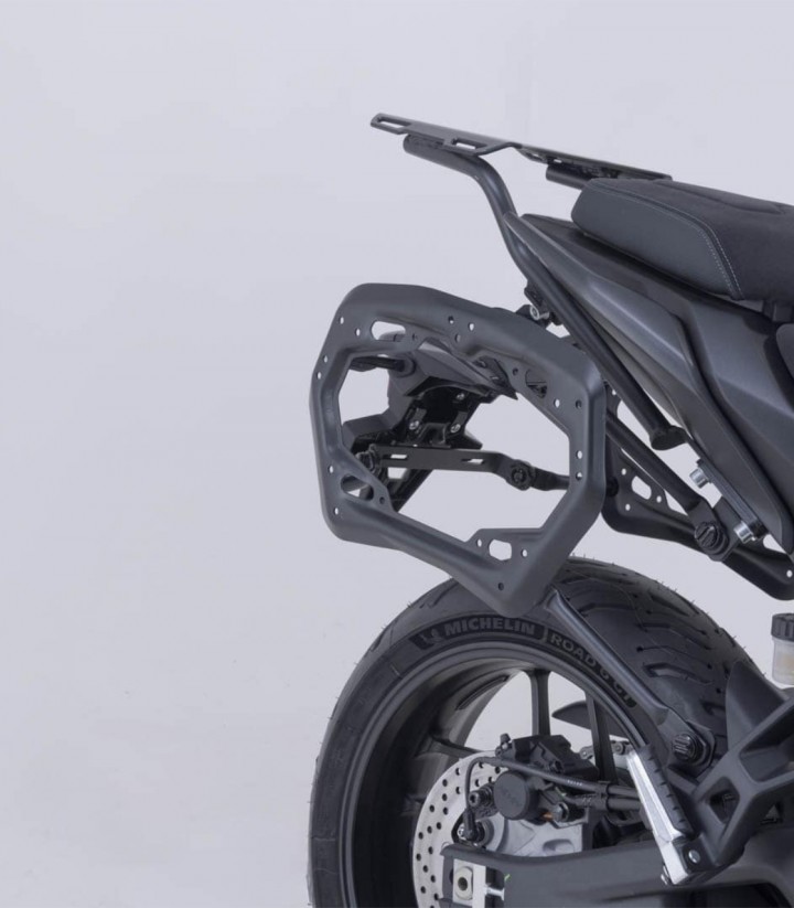 Seitenkoffer mit Träger TRAX ADV Schwarz 45 L Yamaha Tracer 7 (25) SW-MOTECH KFT.06.020.70100/B