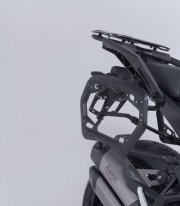 Maletas Laterales con Soporte TRAX ADV Negras 45 L BMW R 1300 R/RS (25) SW-MOTECH KFT.07.018.70100/B KFT.07.018.70100/B
