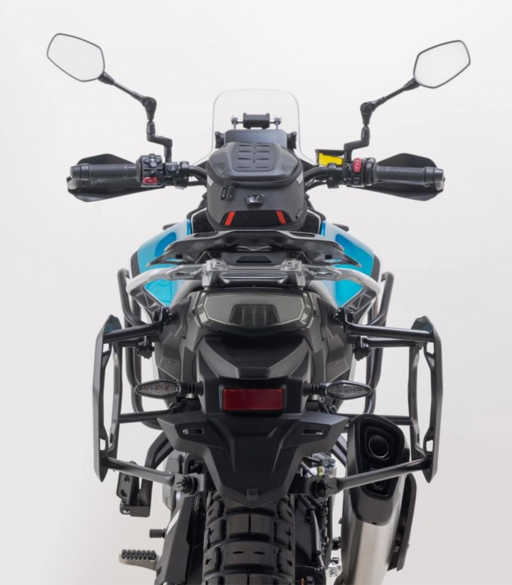 Maletas Laterales con Soporte TRAX ADV Negras 45/37 L CFMOTO 450MT (23) SW-MOTECH KFT.10.625.70000/B KFT.10.625.70000/B