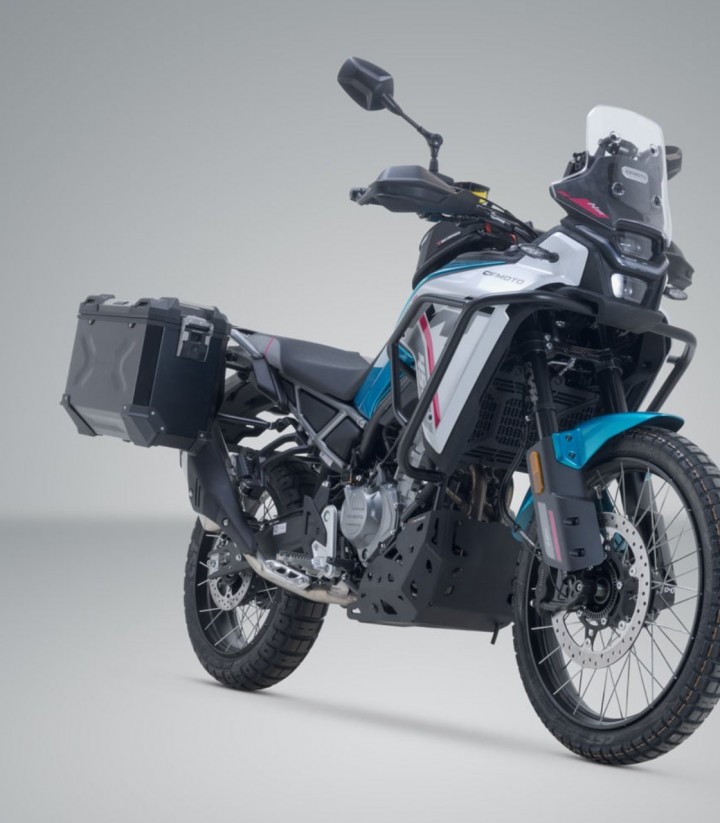 Seitenkoffer mit Träger TRAX ADV Schwarz 45/37 L CFMOTO 450MT (23) SW-MOTECH KFT.10.625.70000/B