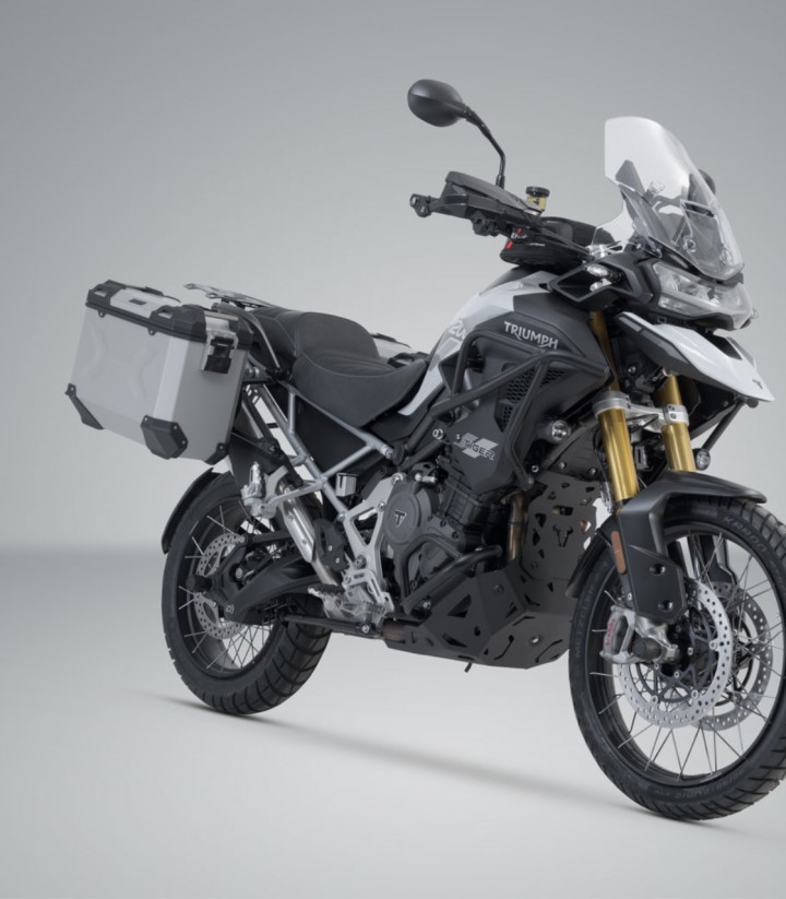 Seitenkoffer mit Träger TRAX ADV Silber 45/37 L Triumph Tiger 1200 GT/Rally Pro (22) SW-MOTECH KFT.11.905.70002/S
