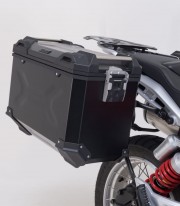 Maletas Laterales con Soporte TRAX ADV Negras 37/45 L Moto Guzzi V85 Strada/TT (24) SW-MOTECH KFT.17.632.70000/B KFT.17.632.7...
